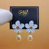 Ear Studs 136 (White)